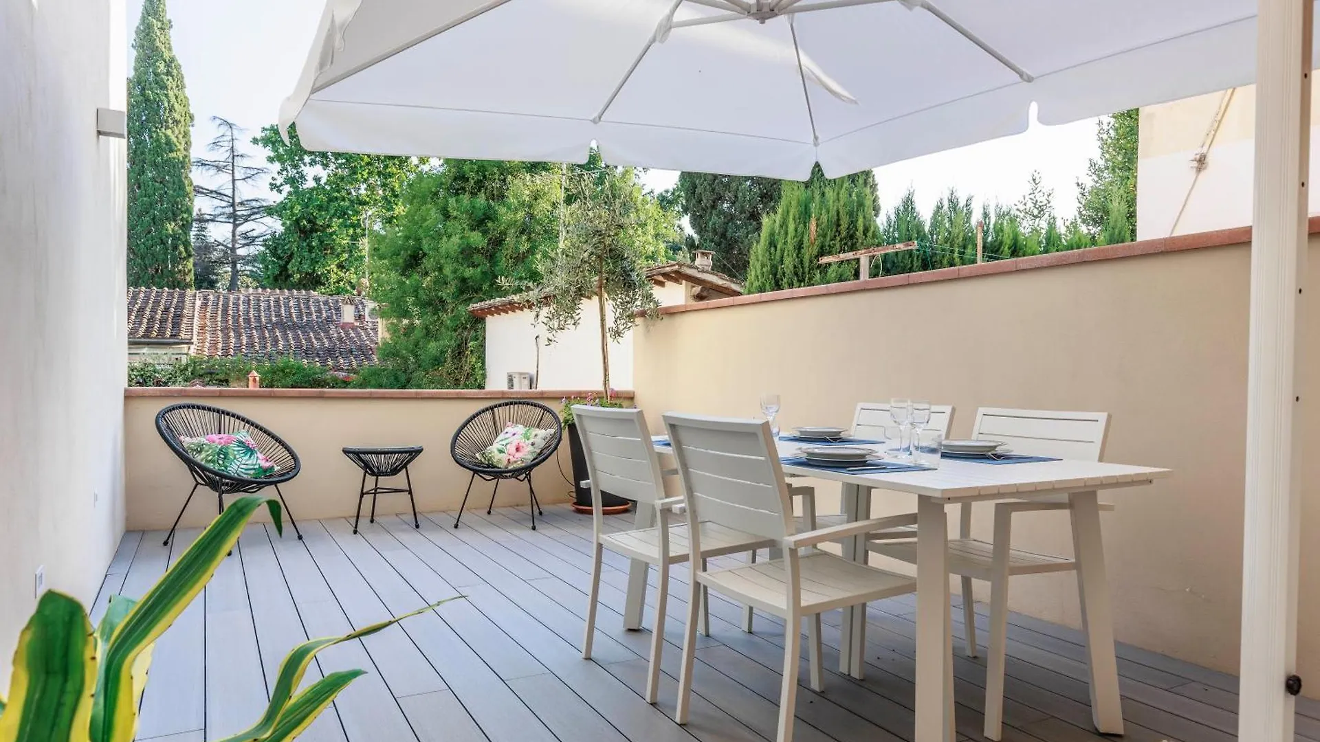 Torrigiani Charming Apartment contacts